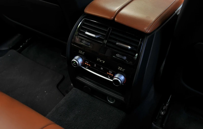 BMW M5 4.4 xDrive, снимка 7 - Автомобили и джипове - 52523070