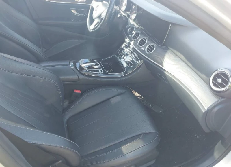 Mercedes-Benz E 300, снимка 5 - Автомобили и джипове - 52817461