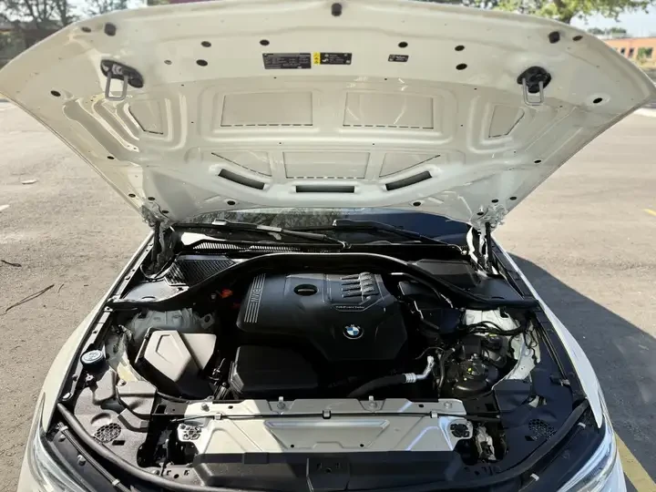 BMW 330 xDrive Premium Package/ LEATHER/ ALLOYS, снимка 6 - Автомобили и джипове - 54998131