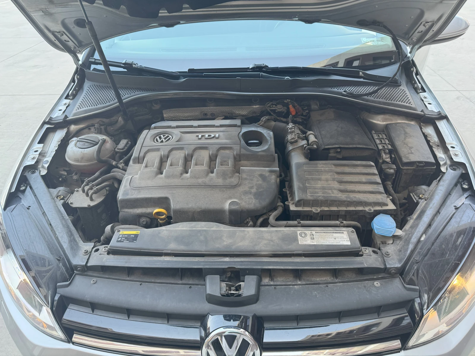 VW Golf MK7 DSG7 1.6 TDI 105HP - изображение 10