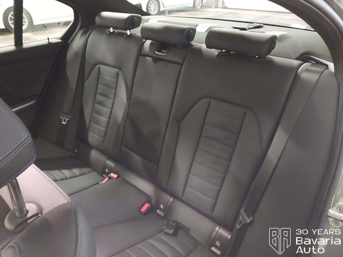 BMW 330 i xDrive M Sport Paket Sportautomatic - изображение 8