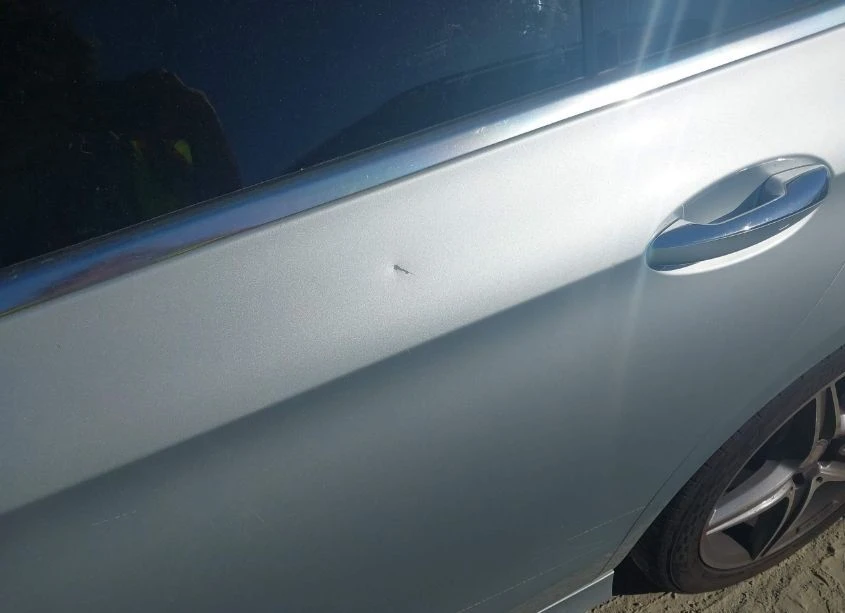 Mercedes-Benz E 300  - изображение 6