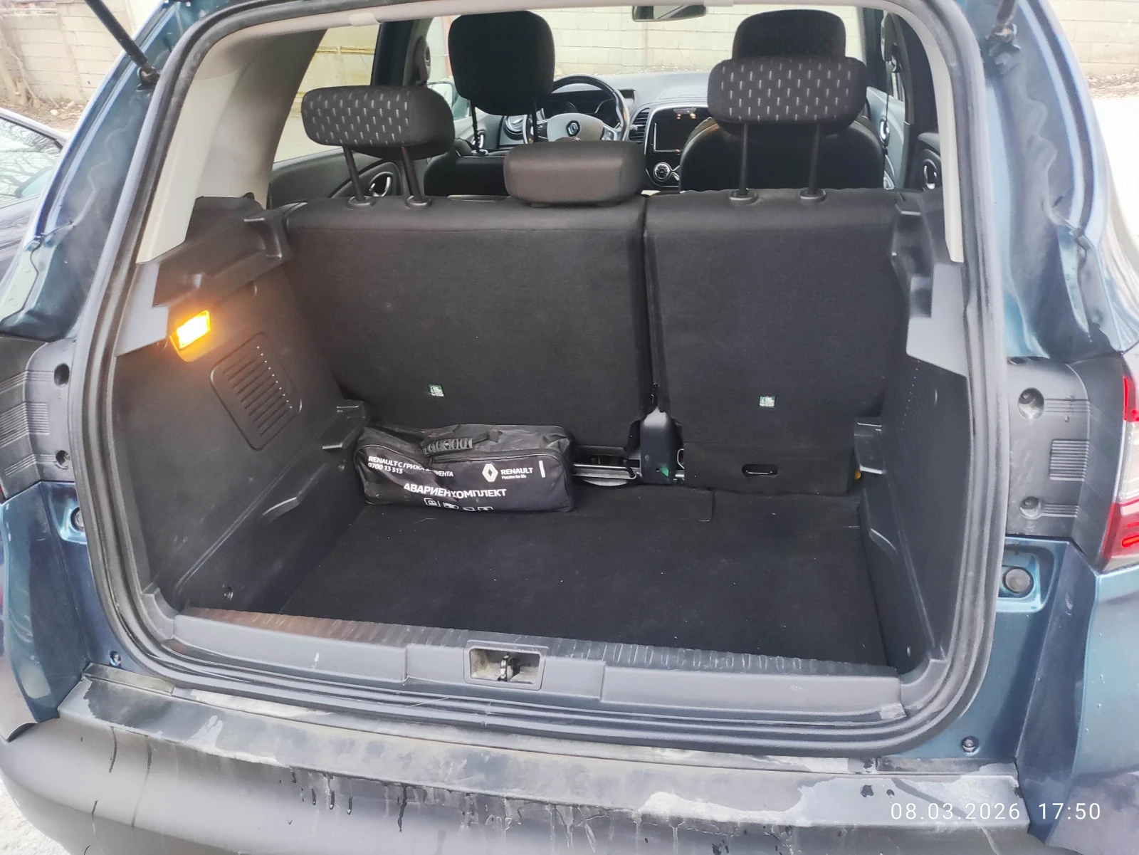 Renault Captur 1.4D, снимка 11 - Автомобили и джипове - 53828265
