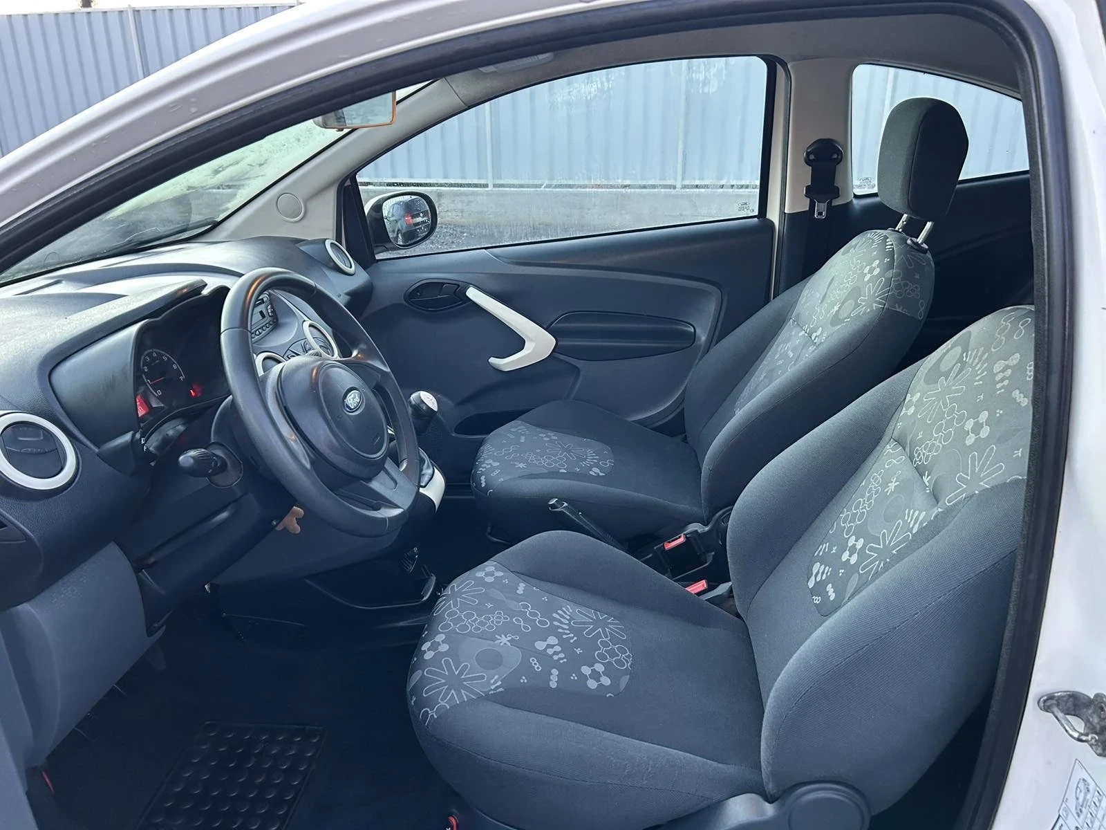 Ford Ka 1.2, снимка 8 - Автомобили и джипове - 53832443