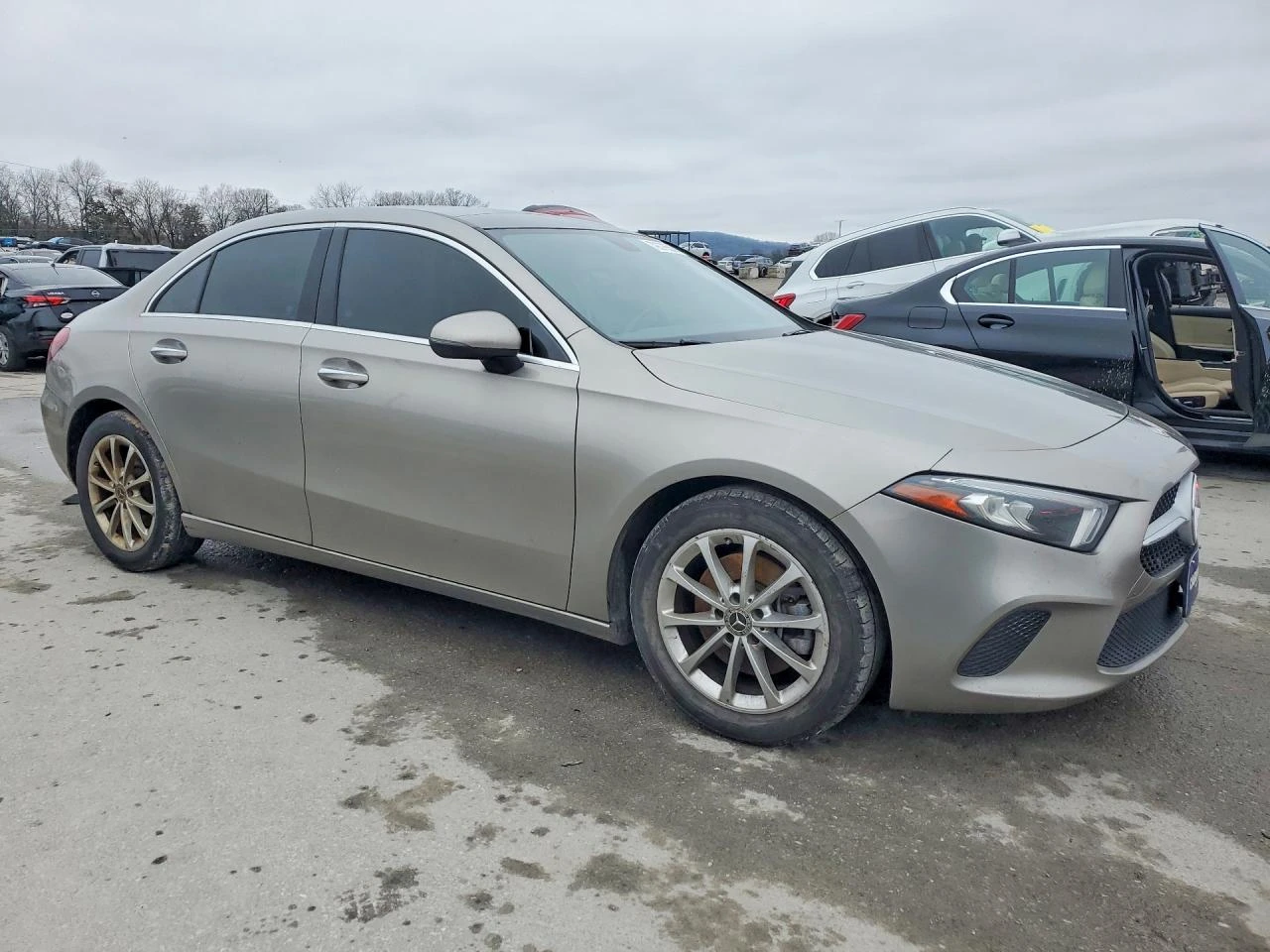 Mercedes-Benz A 220, снимка 3 - Автомобили и джипове - 53974355