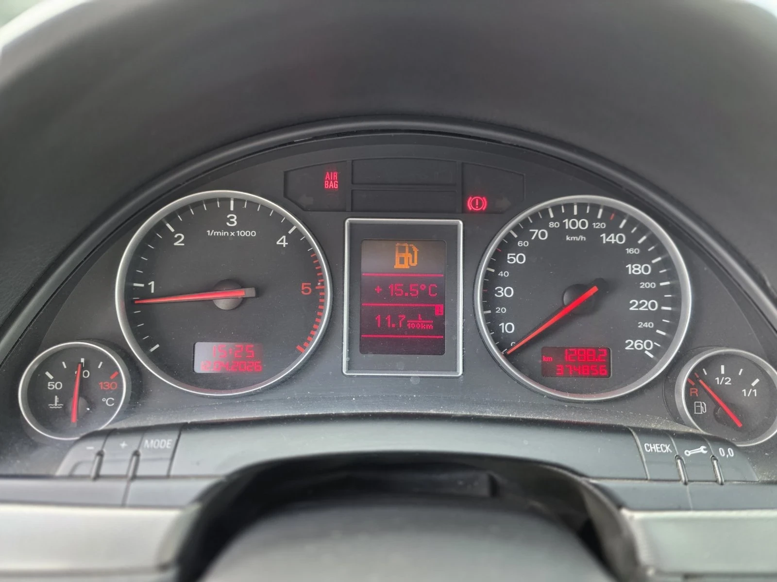 Audi A4 2.5 TDI BAU, снимка 13 - Автомобили и джипове - 54173158