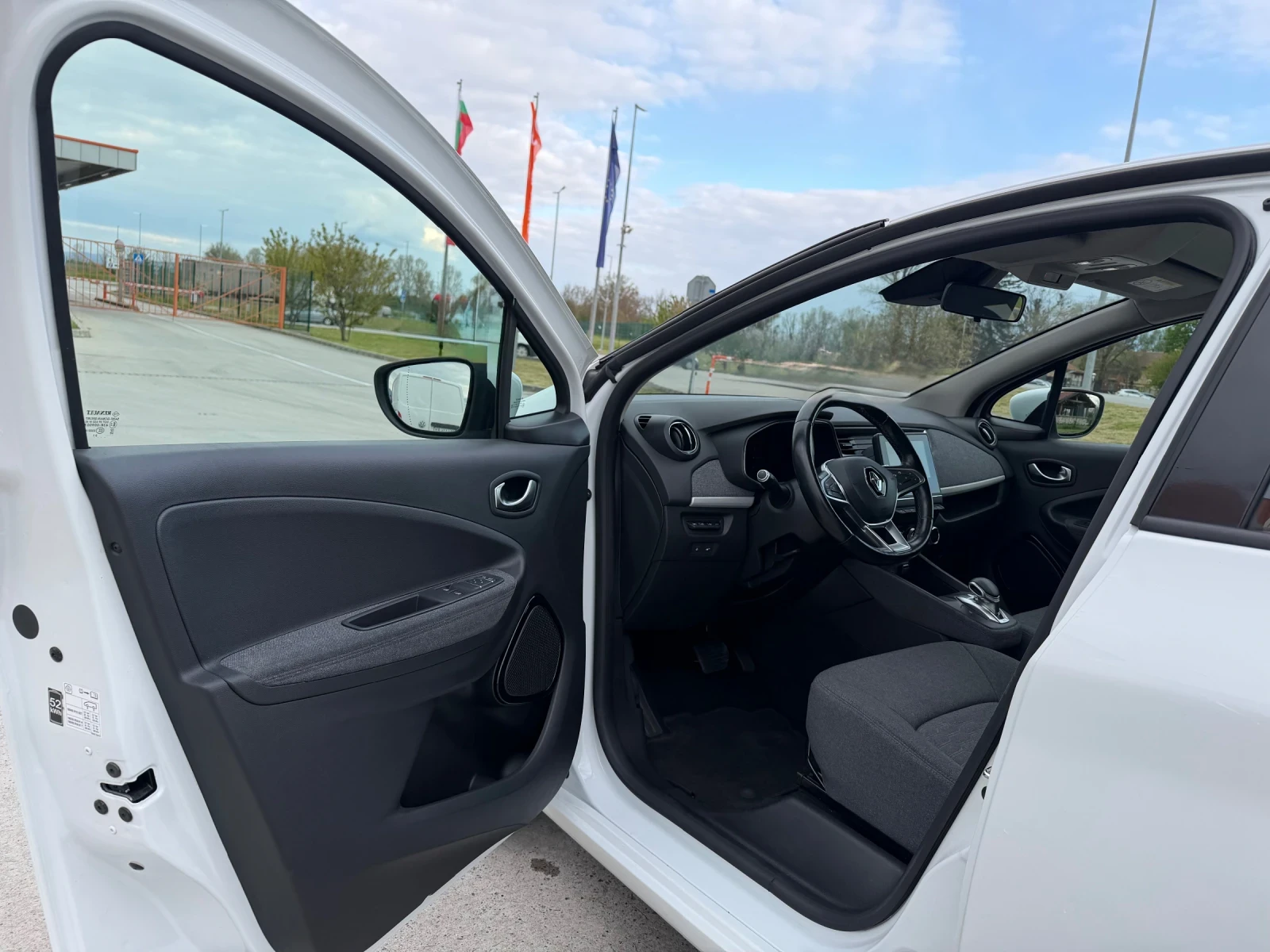 Renault Zoe Z.E.50 Germany , снимка 9 - Автомобили и джипове - 54385546