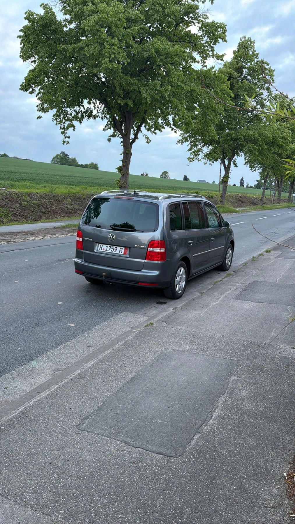 VW Touran 2.0TDI, снимка 5 - Автомобили и джипове - 54635749