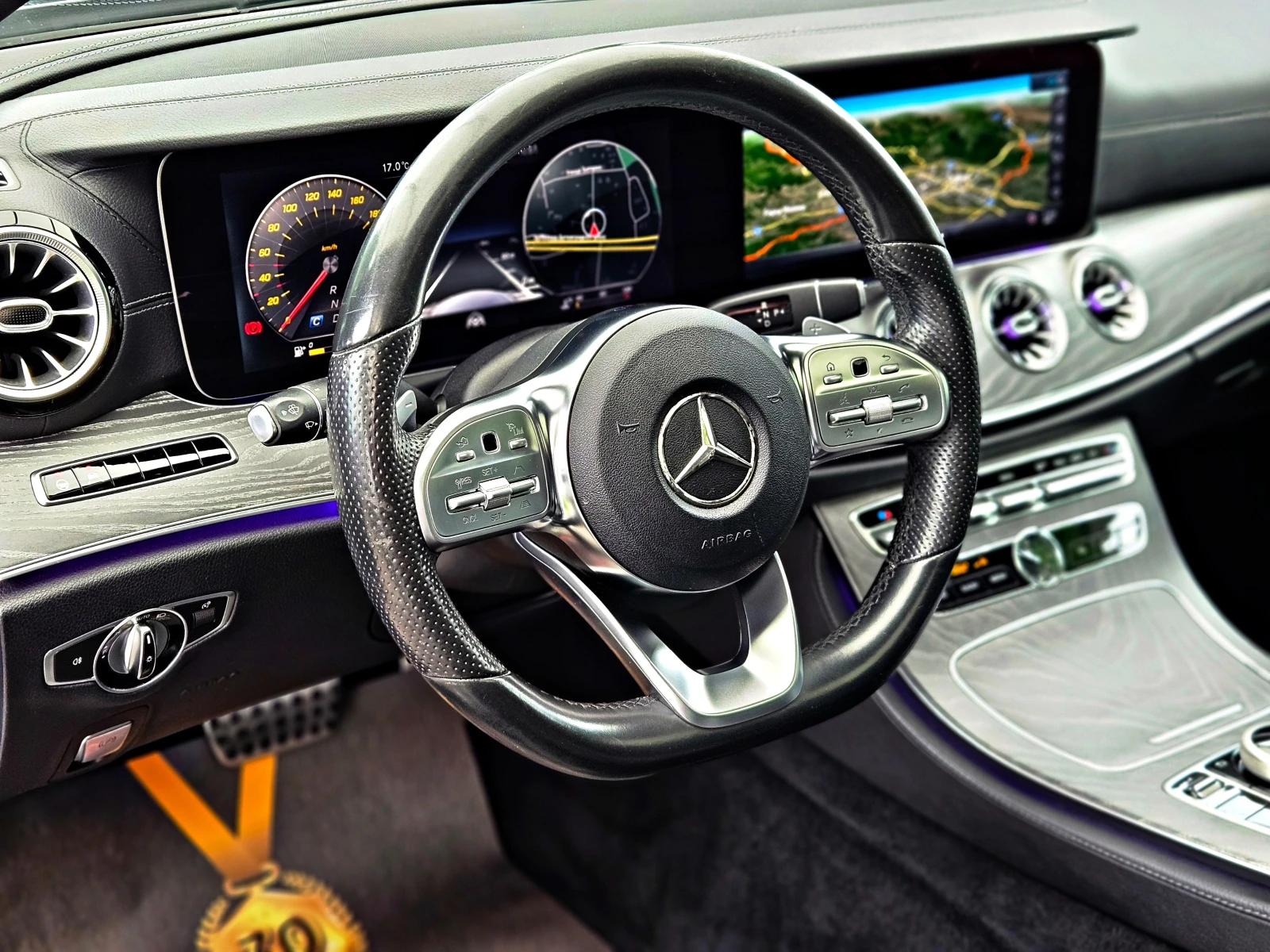 Mercedes-Benz CLS 350 AMG/4MAT/DIGI/DISTR/360CAM/BURMESTER/AMBI/ПОДГР/LI, снимка 10 - Автомобили и джипове - 54640568