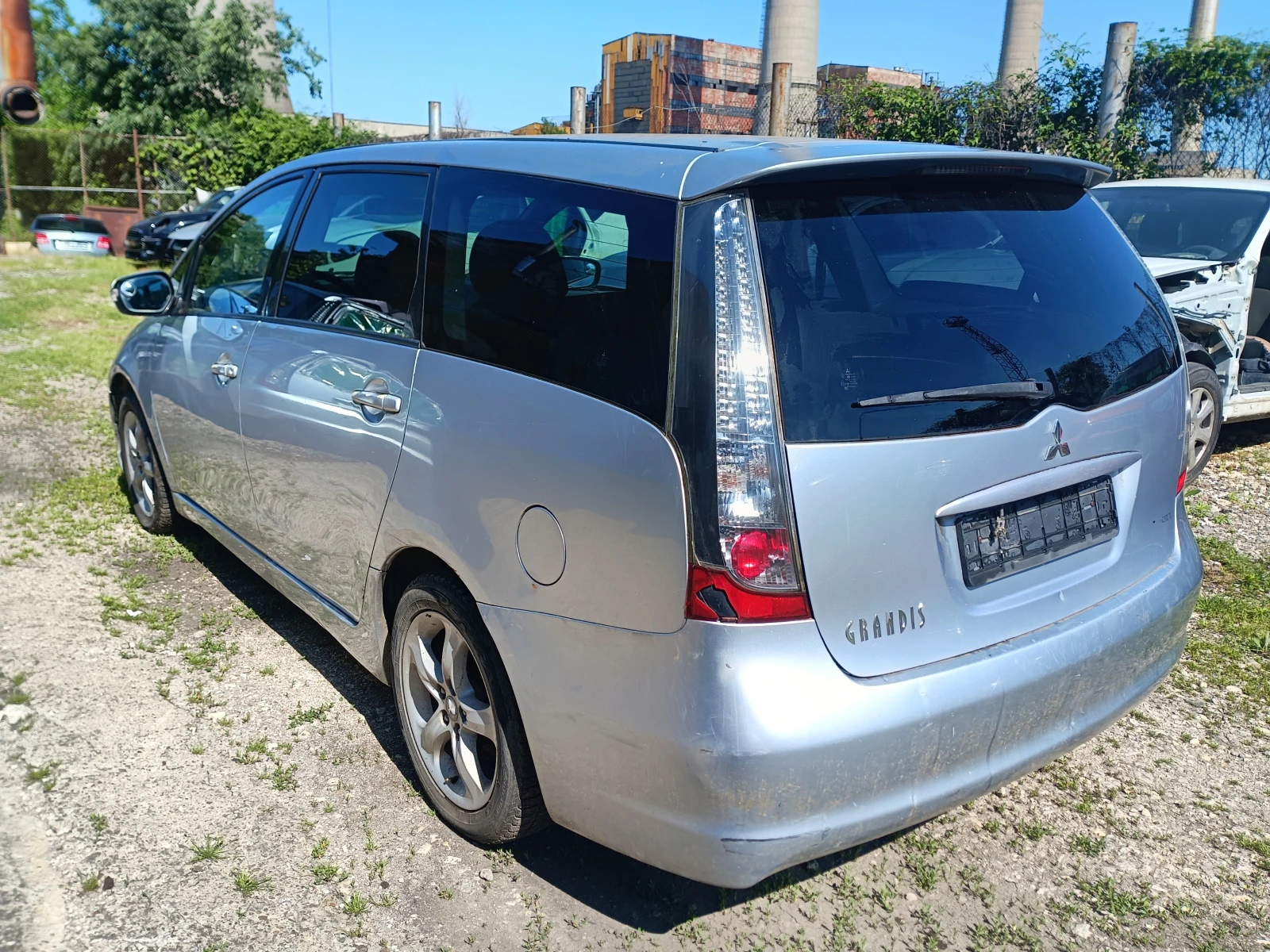 Mitsubishi Grandis 2.4 benzin na chasti, снимка 4 - Автомобили и джипове - 54676771
