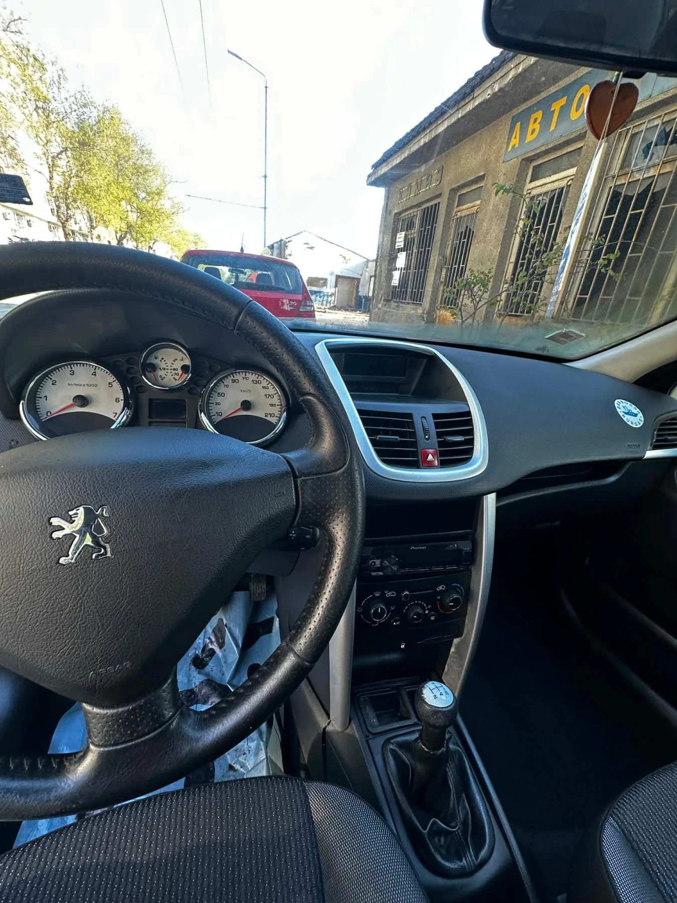 Peugeot 207, снимка 6 - Автомобили и джипове - 54771556