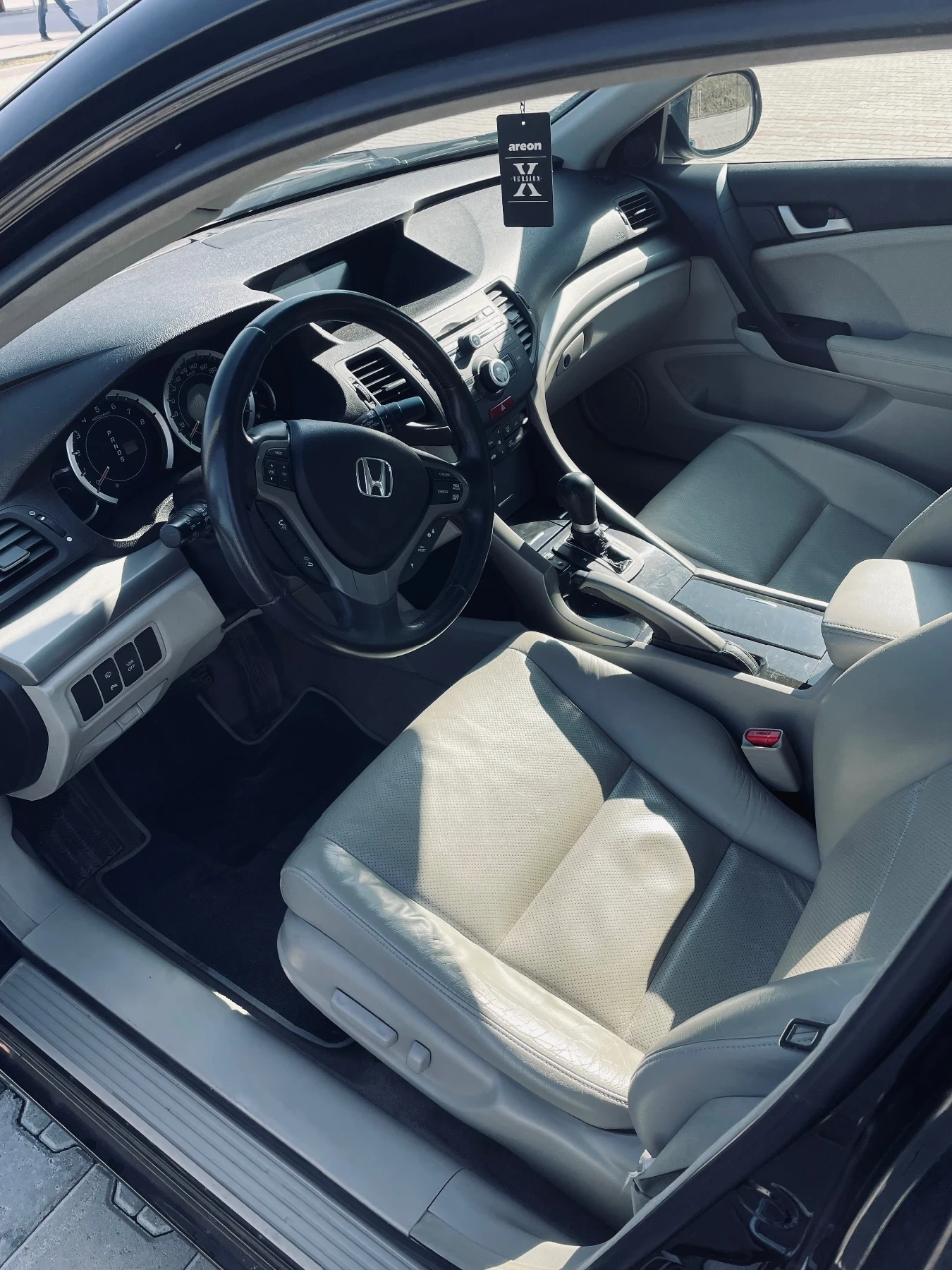 Honda Accord 2.0 Бензин Executive, снимка 8 - Автомобили и джипове - 54714857