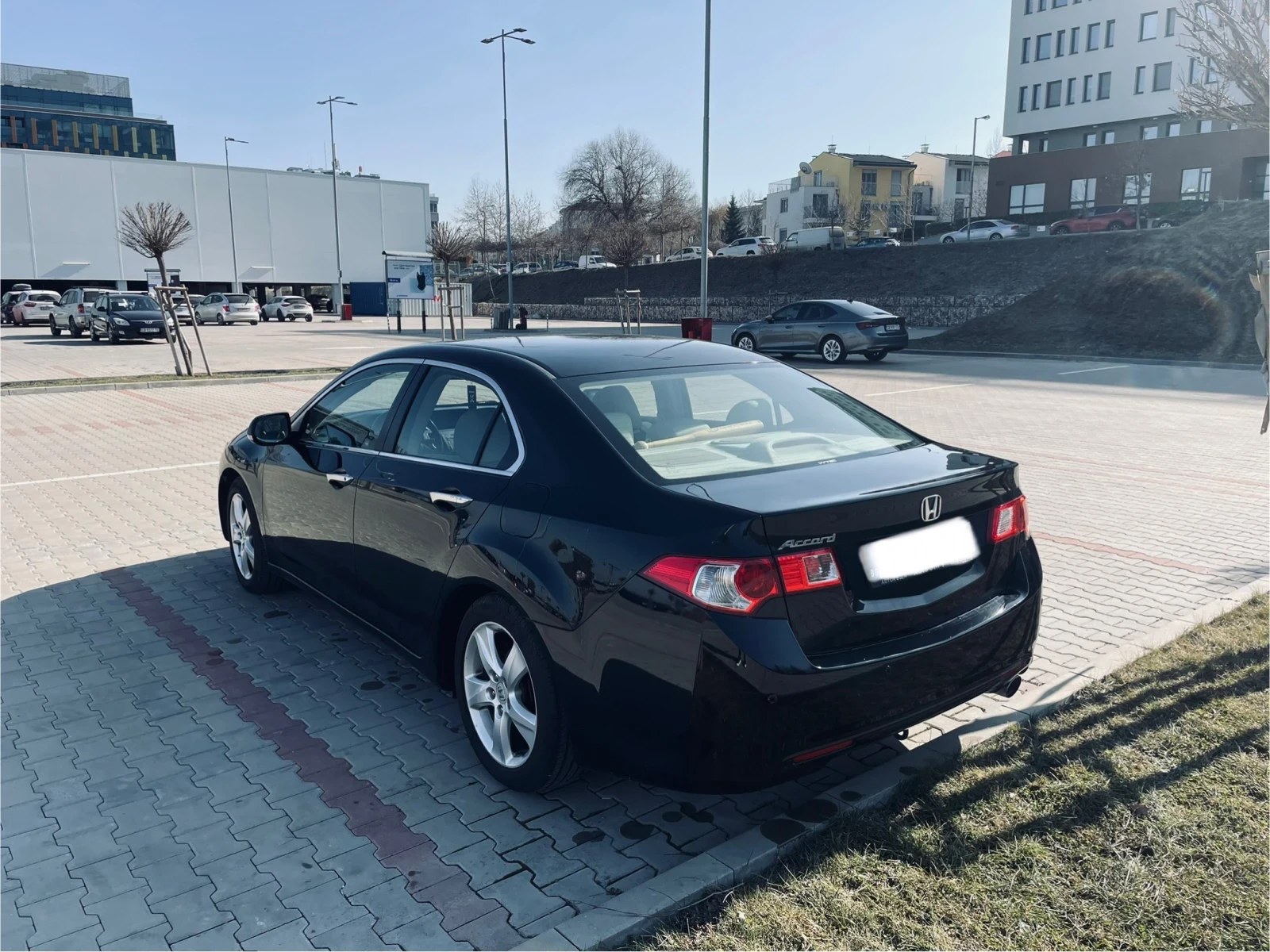 Honda Accord 2.0 Бензин Executive, снимка 3 - Автомобили и джипове - 54714857