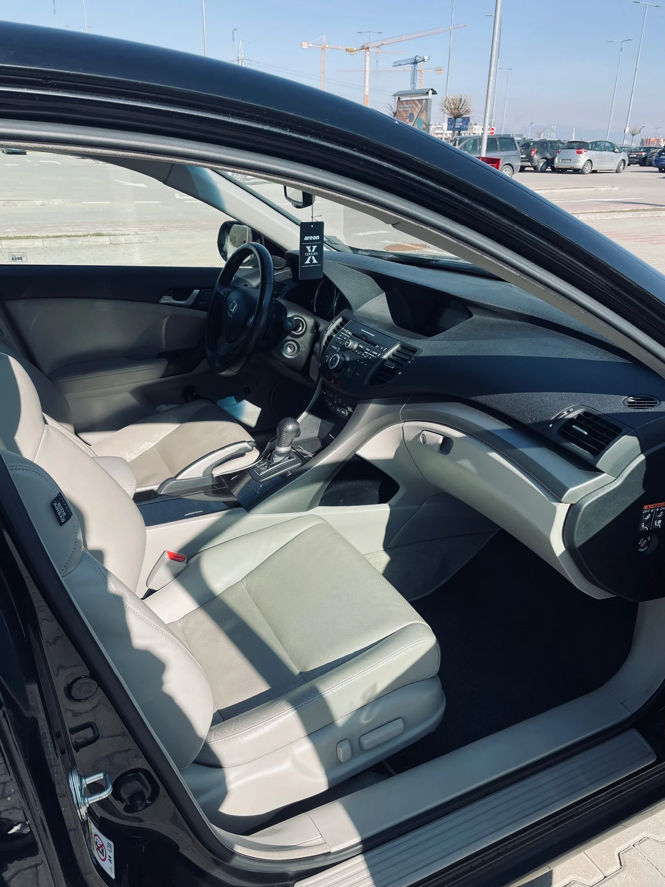 Honda Accord 2.0 Бензин Executive, снимка 12 - Автомобили и джипове - 54714857