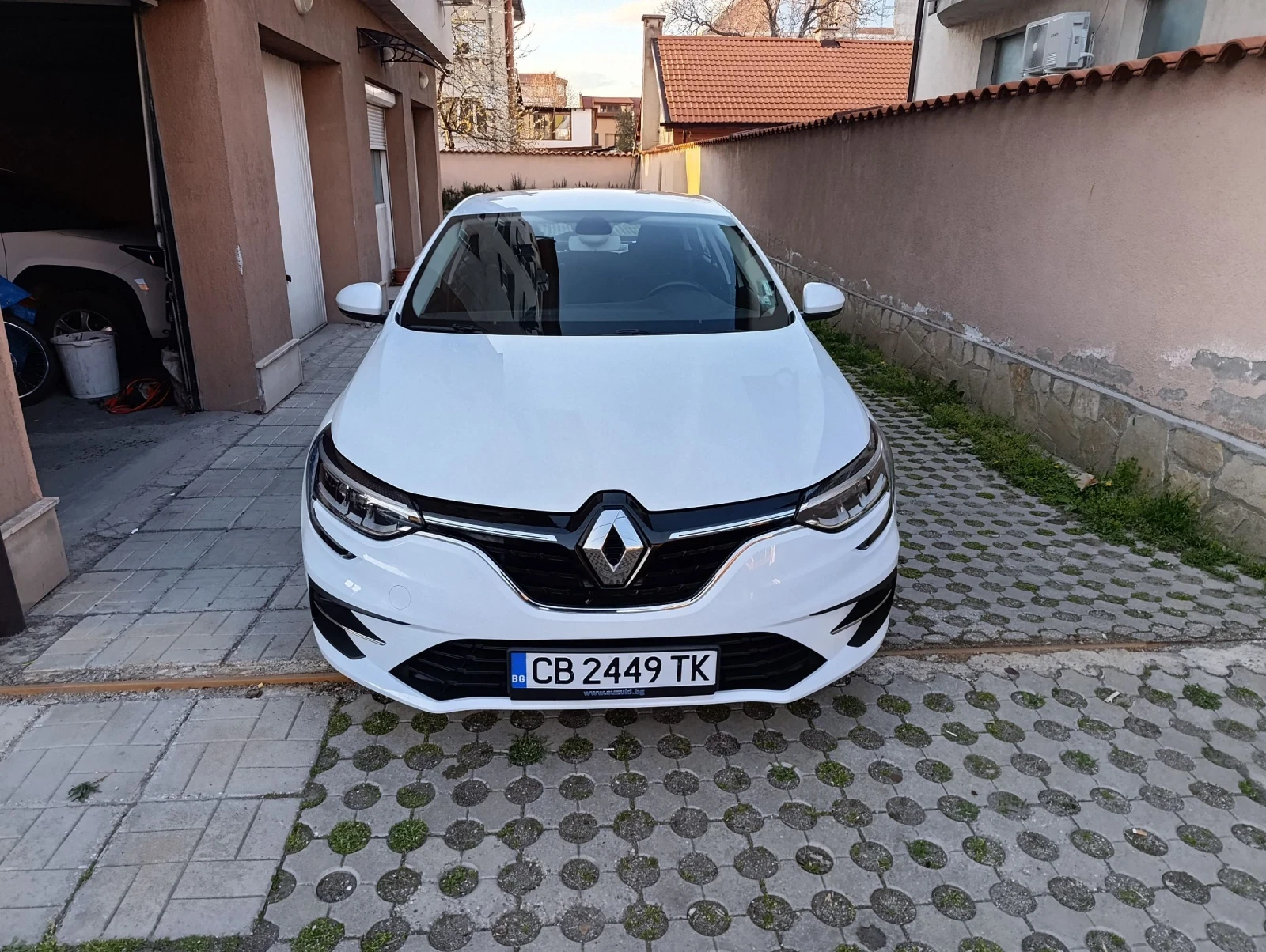 Renault Megane Sedan 1.4 Turbo, снимка 3 - Автомобили и джипове - 55348496