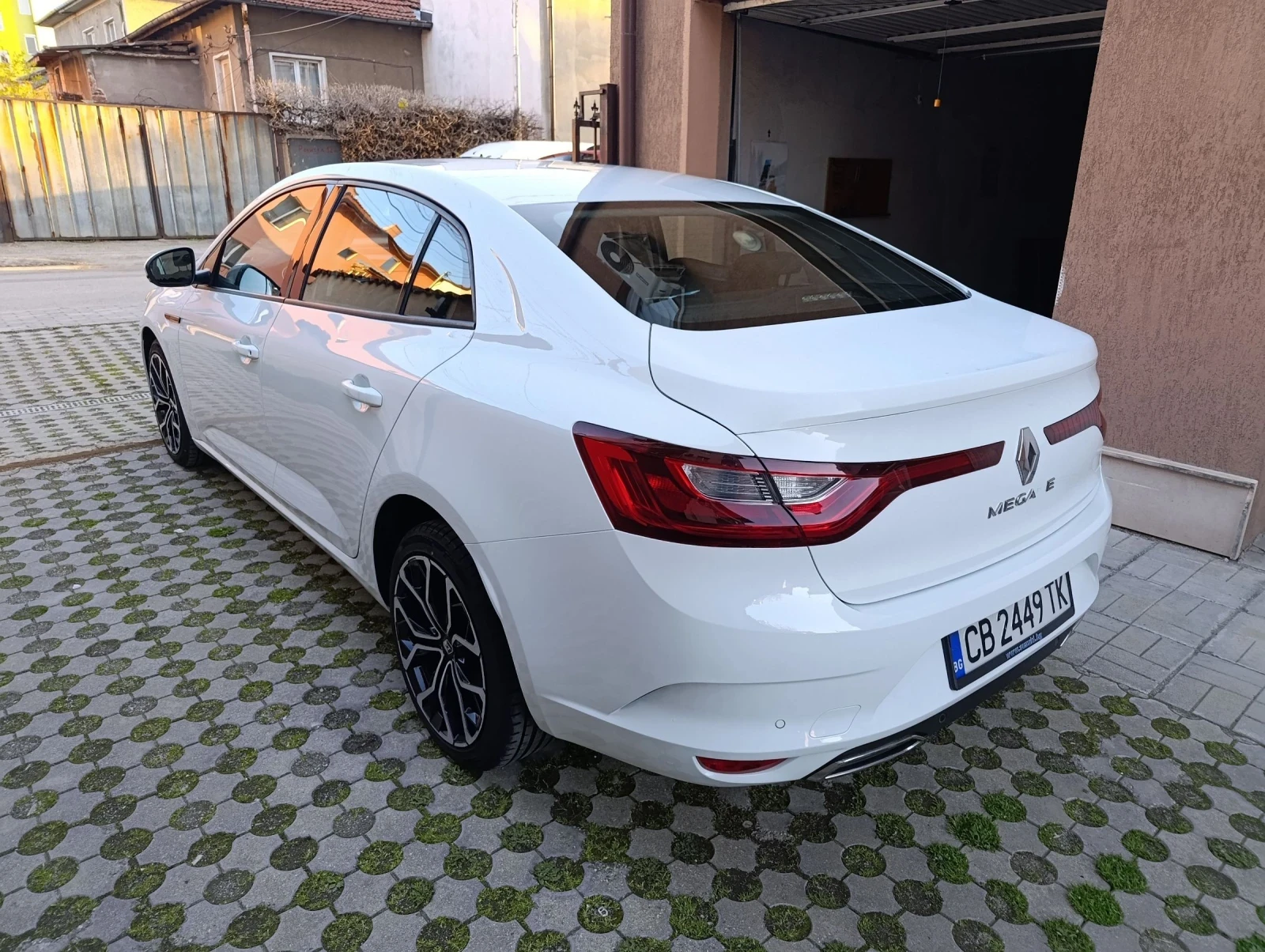 Renault Megane Sedan 1.4 Turbo, снимка 4 - Автомобили и джипове - 55348496
