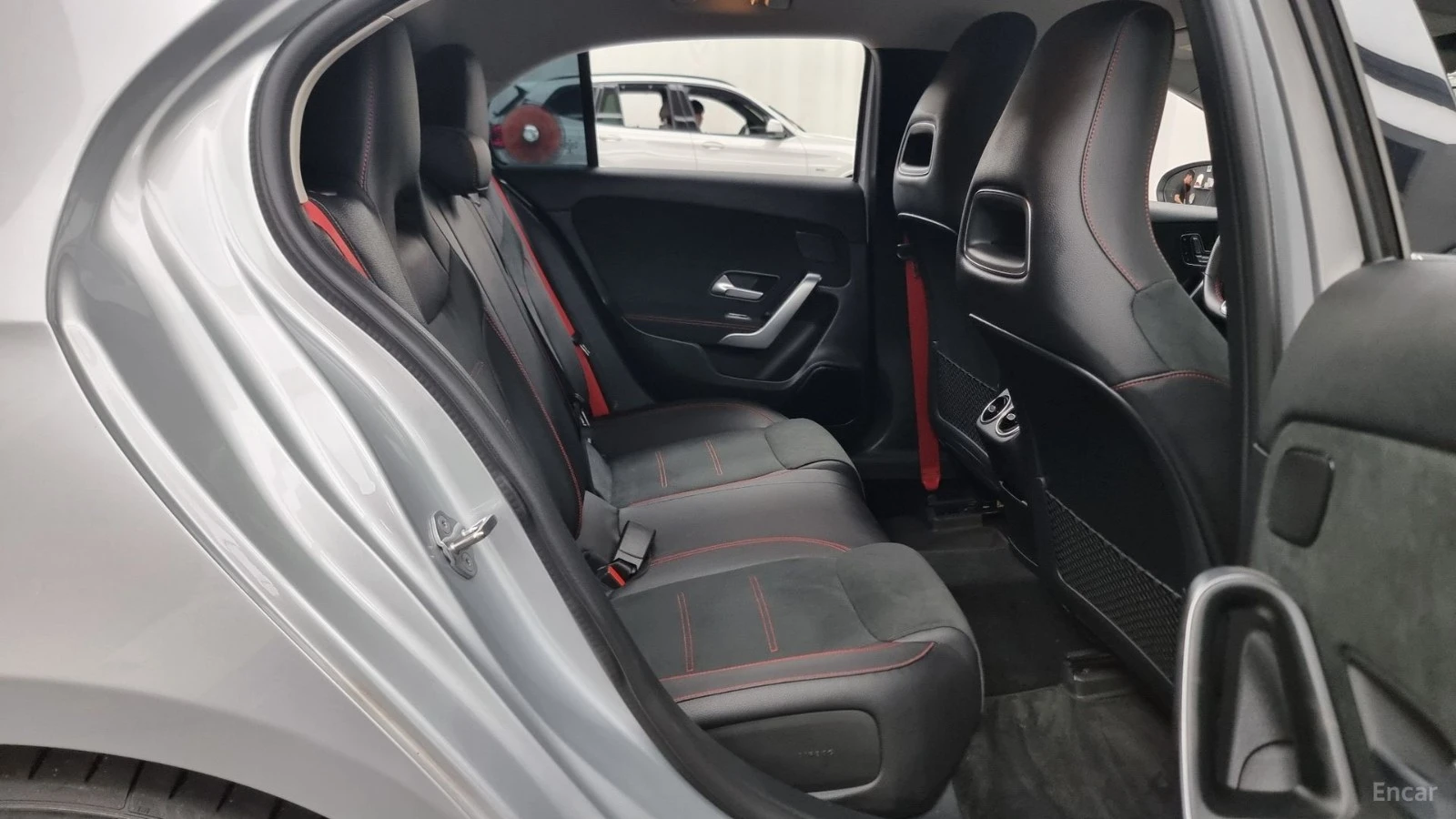 Mercedes-Benz A45 AMG 4MATIC* КОЖА* ПОДГРЕВ* КАМЕРА* NAVI* LED* , снимка 11 - Автомобили и джипове - 55449815