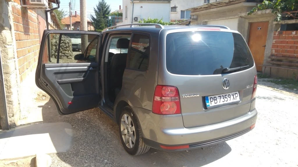 VW Touran, снимка 3 - Автомобили и джипове - 55850075