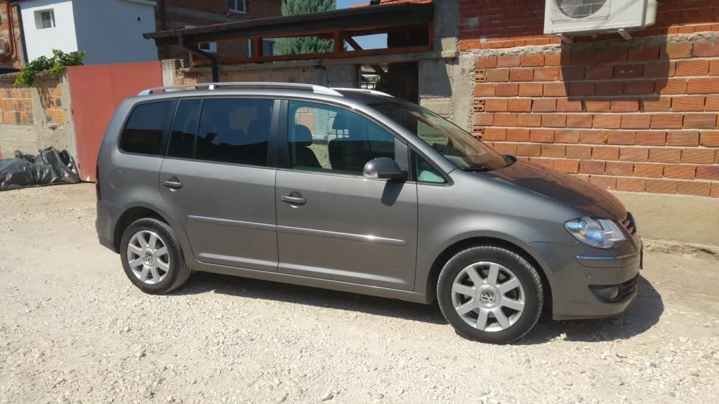 VW Touran, снимка 2 - Автомобили и джипове - 55850075