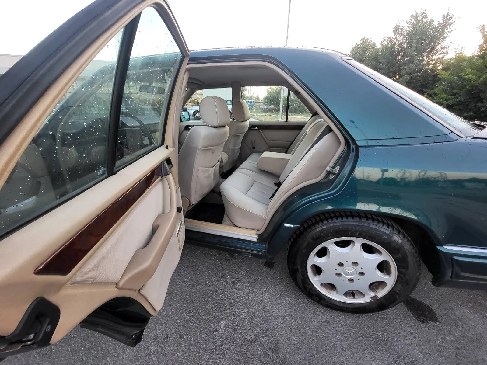 Mercedes-Benz 124 2.0 бензин+ газ  136 кс
