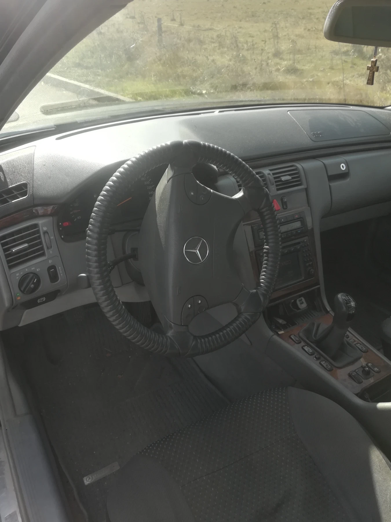 Mercedes-Benz E 270 CDI, снимка 7 - Автомобили и джипове - 56730123