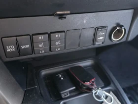 Toyota Rav4 2.5 2Wd 4Th Generation, снимка 16