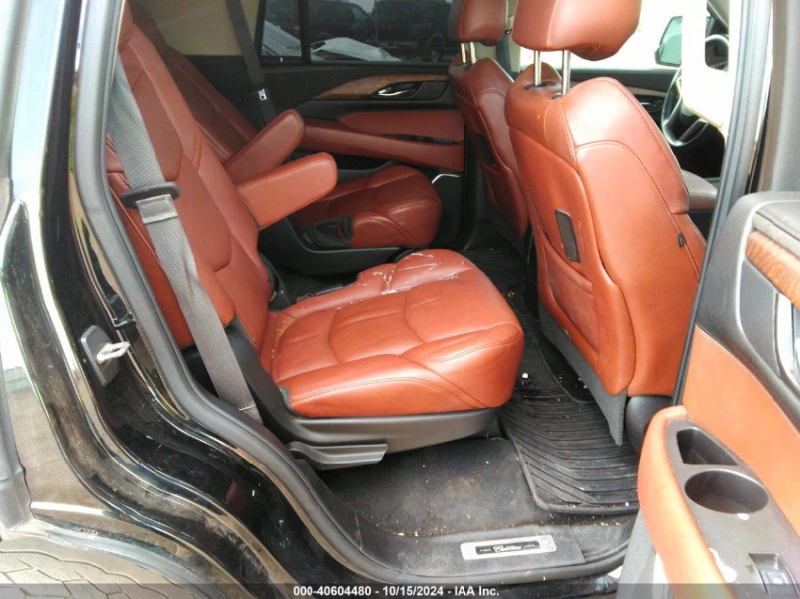 Cadillac Escalade LUXURY COLLECTION, снимка 10 - Автомобили и джипове - 48241677