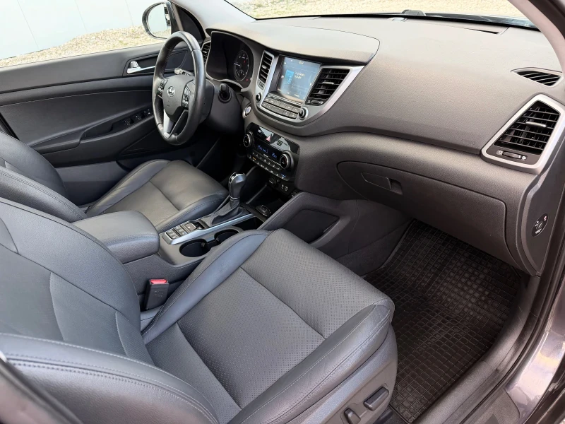 Hyundai Tucson 2.0 CRDi 4x4/ Premium/ Всички екстри/ История, снимка 12 - Автомобили и джипове - 53048437