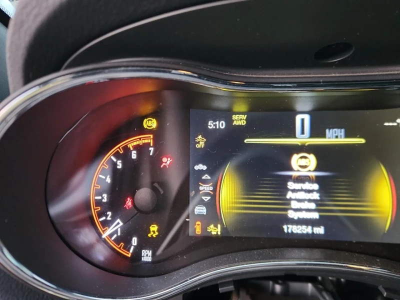 Dodge Durango, снимка 9 - Автомобили и джипове - 53056055