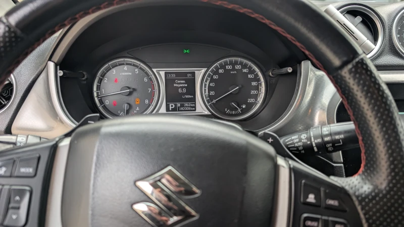 Suzuki Vitara 1.6 БЕНЗИН - АВТОМАТ, снимка 8 - Автомобили и джипове - 53189475