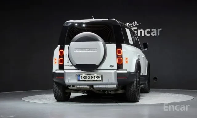 Land Rover Defender | AWD | Air Suspension | 360  Camera | ACC, снимка 16 - Автомобили и джипове - 55472251