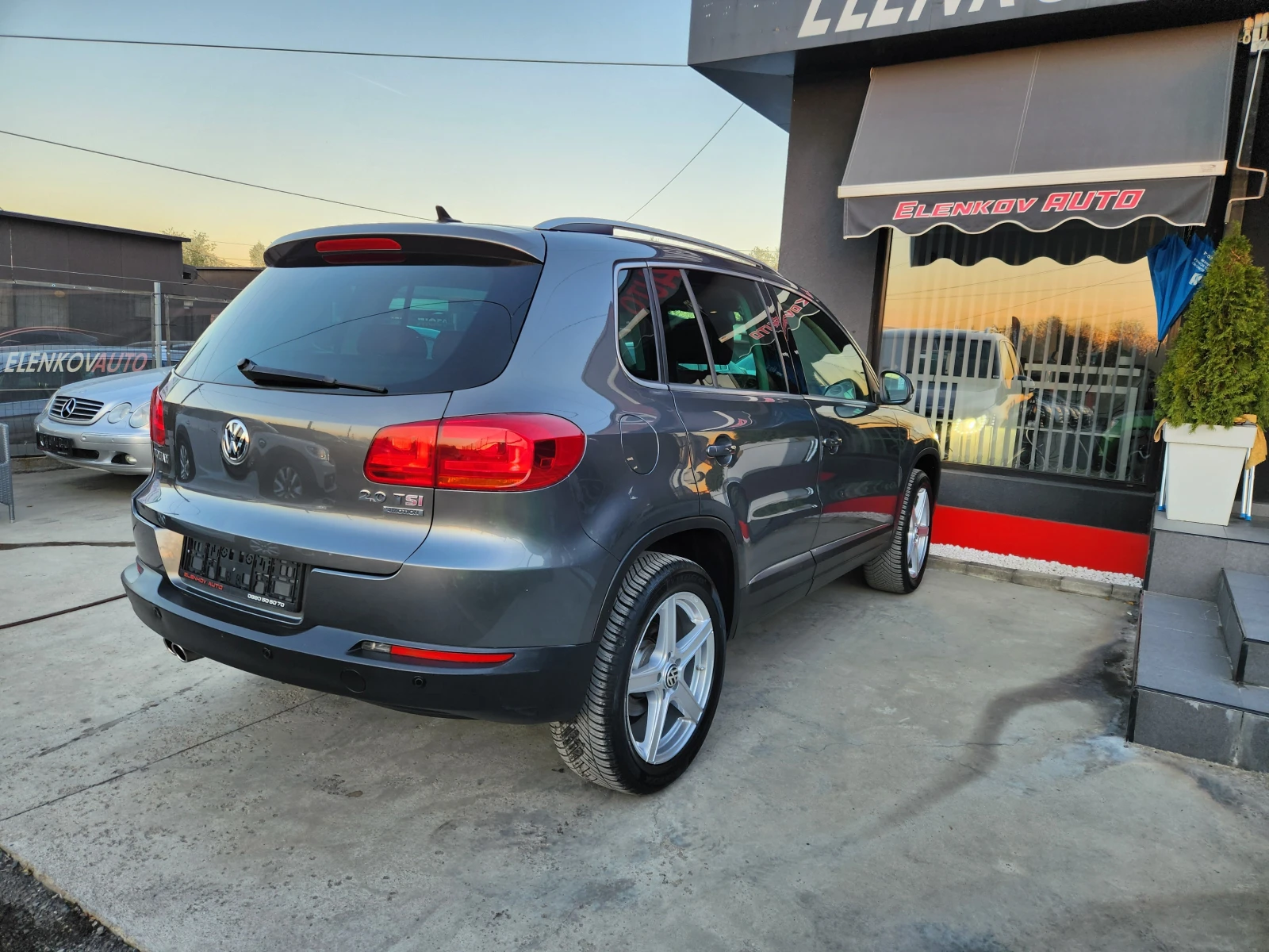 VW Tiguan 2.0TSI-211к.с EURO 5-4x4-АВТОМАТИК-ШВЕЙЦАРИЯ - изображение 8