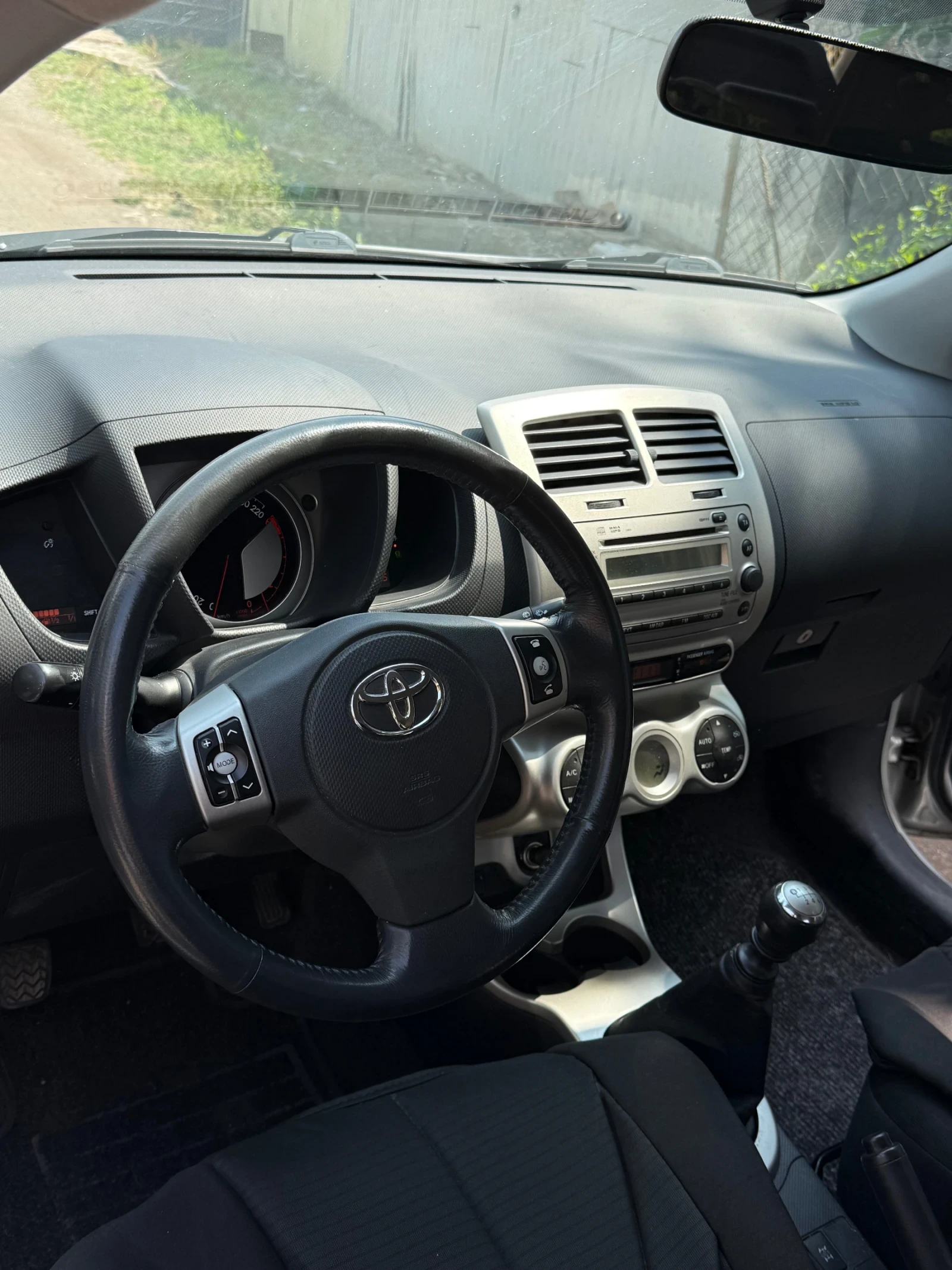 Toyota Urban Cruiser  - изображение 8
