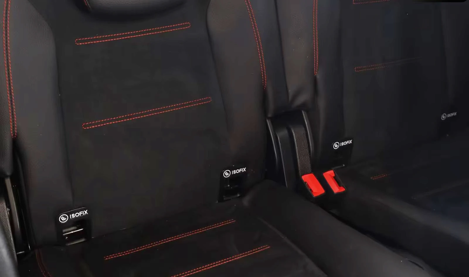 Mercedes-Benz GLB 200 AMG/150HP/PANO/ACC/CAM/HUD/DISTRO/328z, снимка 12 - Автомобили и джипове - 54290533