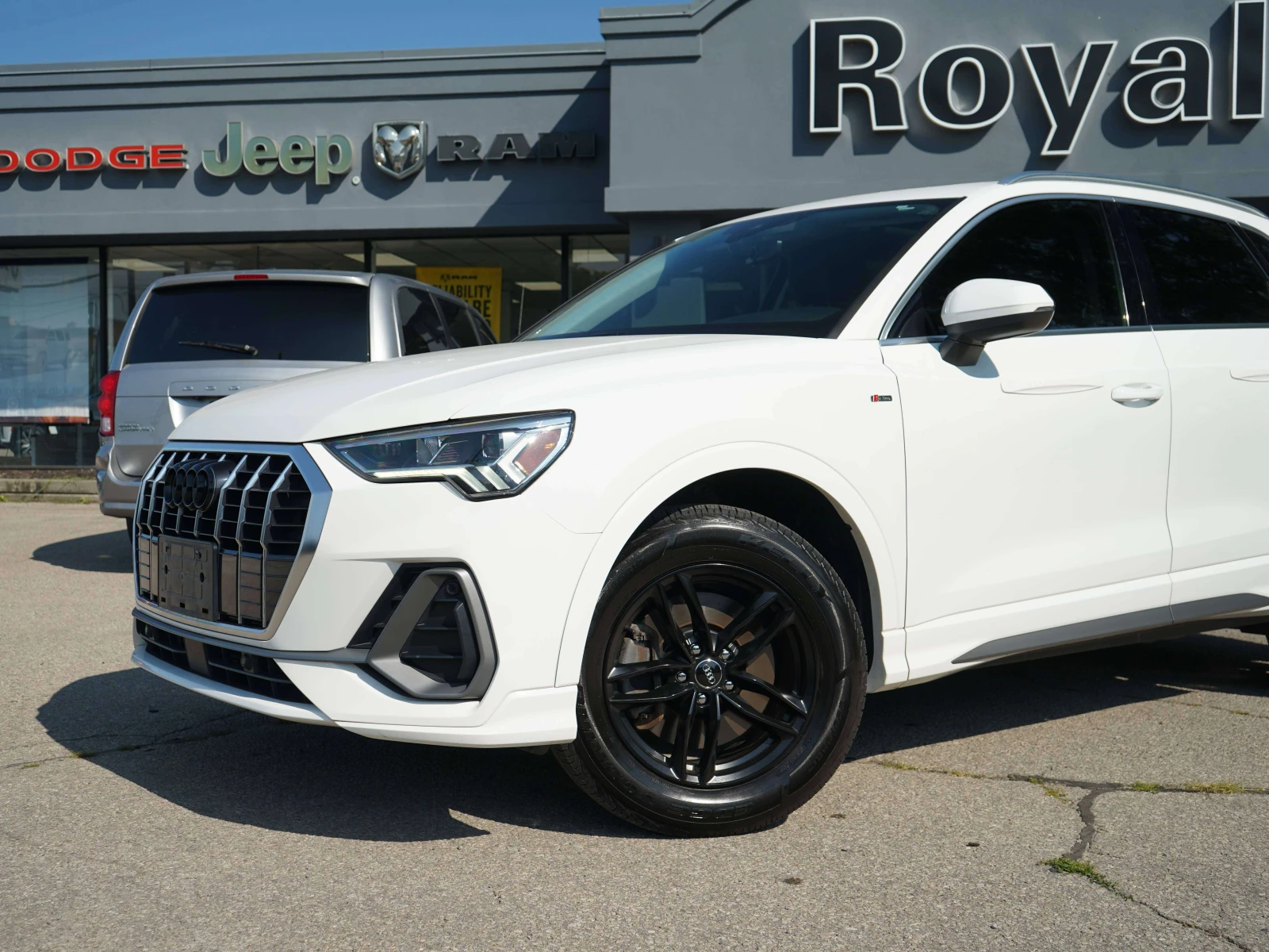 Audi Q3 ЛИЗИНГ, ЦЕНА до БГ, снимка 2 - Автомобили и джипове - 55415910