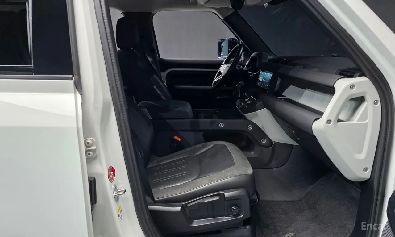 Land Rover Defender | AWD | Air Suspension | 360  Camera | ACC, снимка 11 - Автомобили и джипове - 55472251