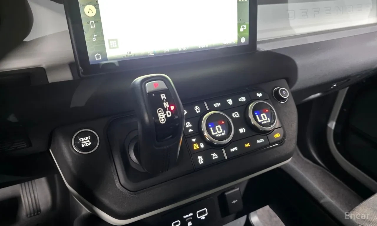 Land Rover Defender | AWD | Air Suspension | 360  Camera | ACC, снимка 10 - Автомобили и джипове - 55472251