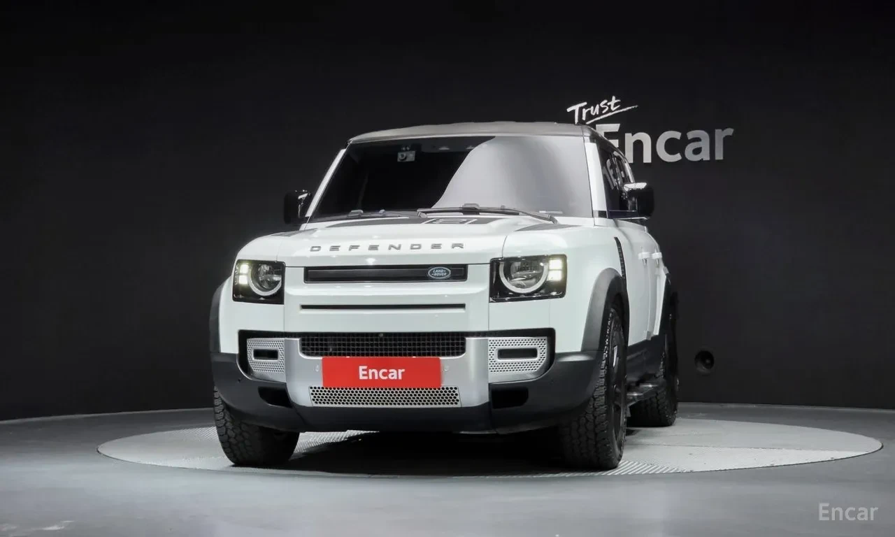 Land Rover Defender | AWD | Air Suspension | 360  Camera | ACC, снимка 2 - Автомобили и джипове - 55472251