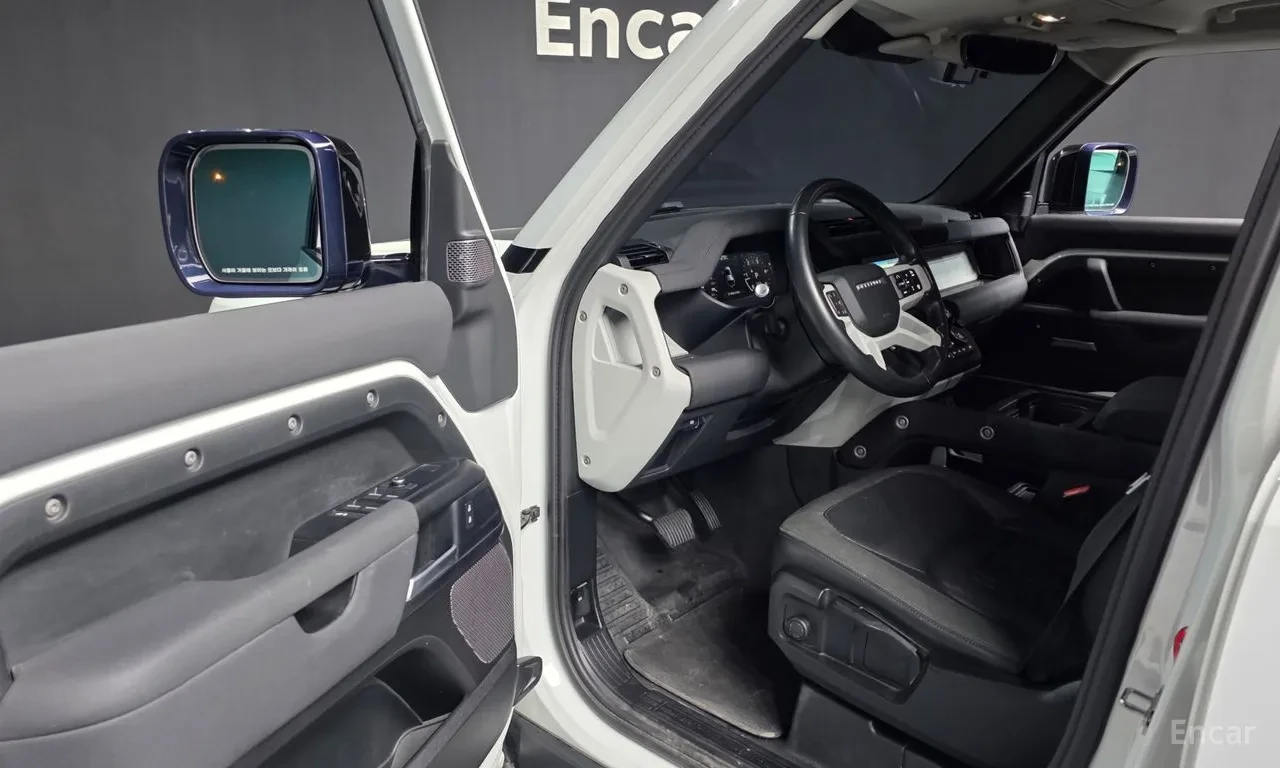 Land Rover Defender | AWD | Air Suspension | 360  Camera | ACC, снимка 3 - Автомобили и джипове - 55472251