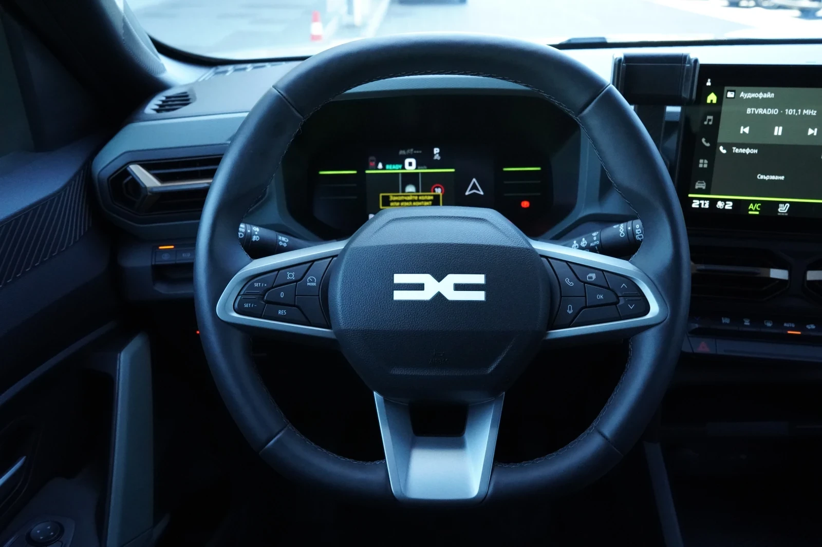 Dacia Duster HYBRID* EXTREME* 360CAM* LED* CARPLAY* , снимка 11 - Автомобили и джипове - 56083667