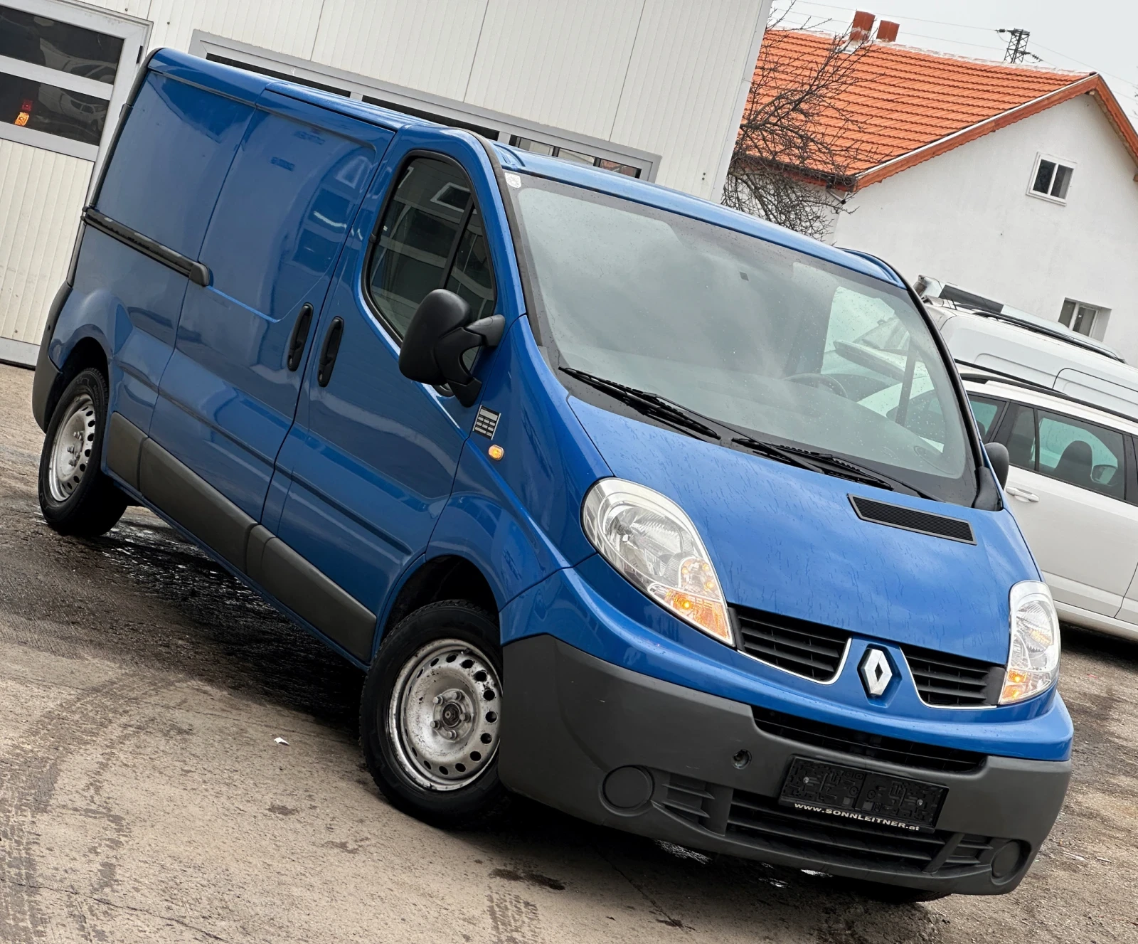 Renault Trafic 2.0dCi* КЛИМА - изображение 2