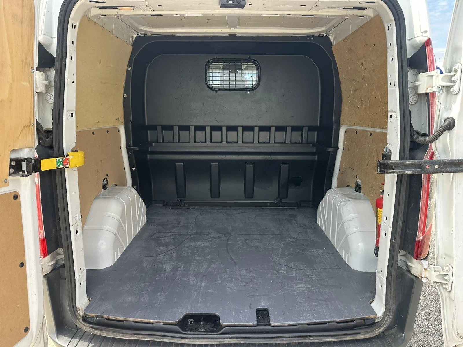 Ford Transit Custom, снимка 17 - Бусове и автобуси - 54050204