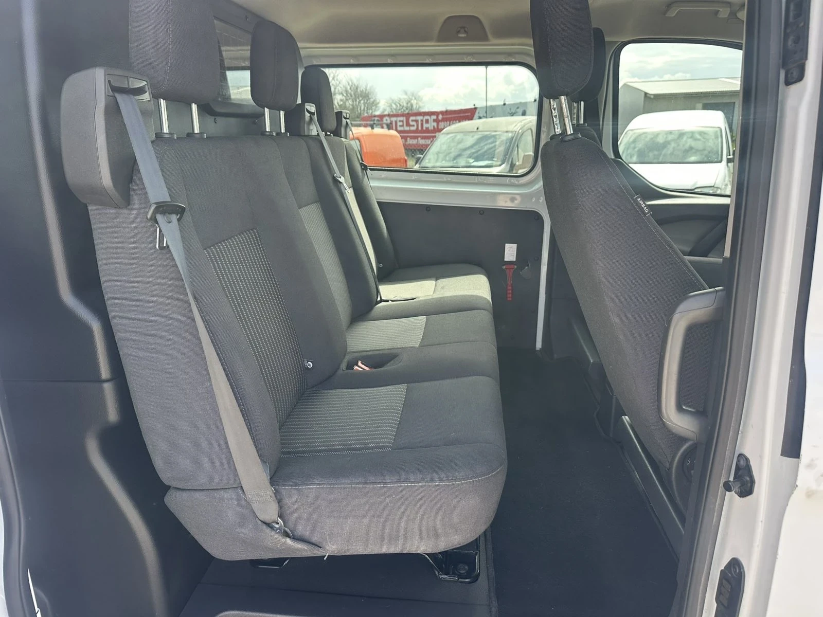 Ford Transit Custom, снимка 11 - Бусове и автобуси - 54050204