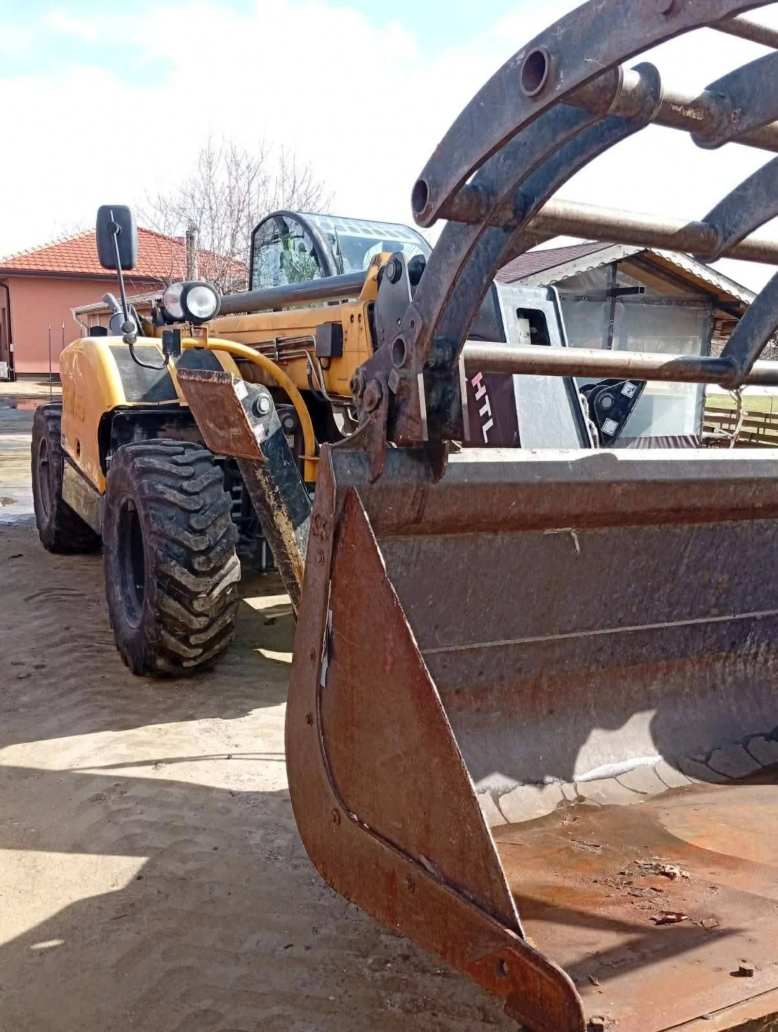 Телескопични товарачи Haulotte HTL 3614 ПЪРВИ СОБСВЕНИК