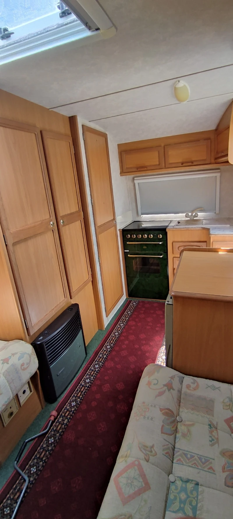 Каравана Avondale RIALTO, снимка 9 - Каравани и кемпери - 52461562