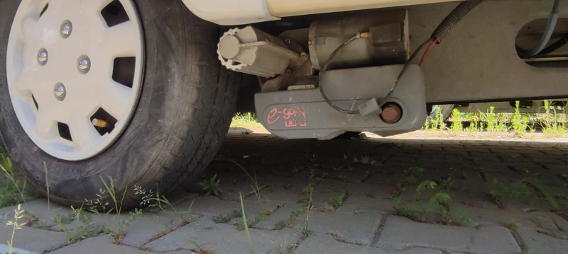 Каравана Avondale RIALTO, снимка 16 - Каравани и кемпери - 52461562