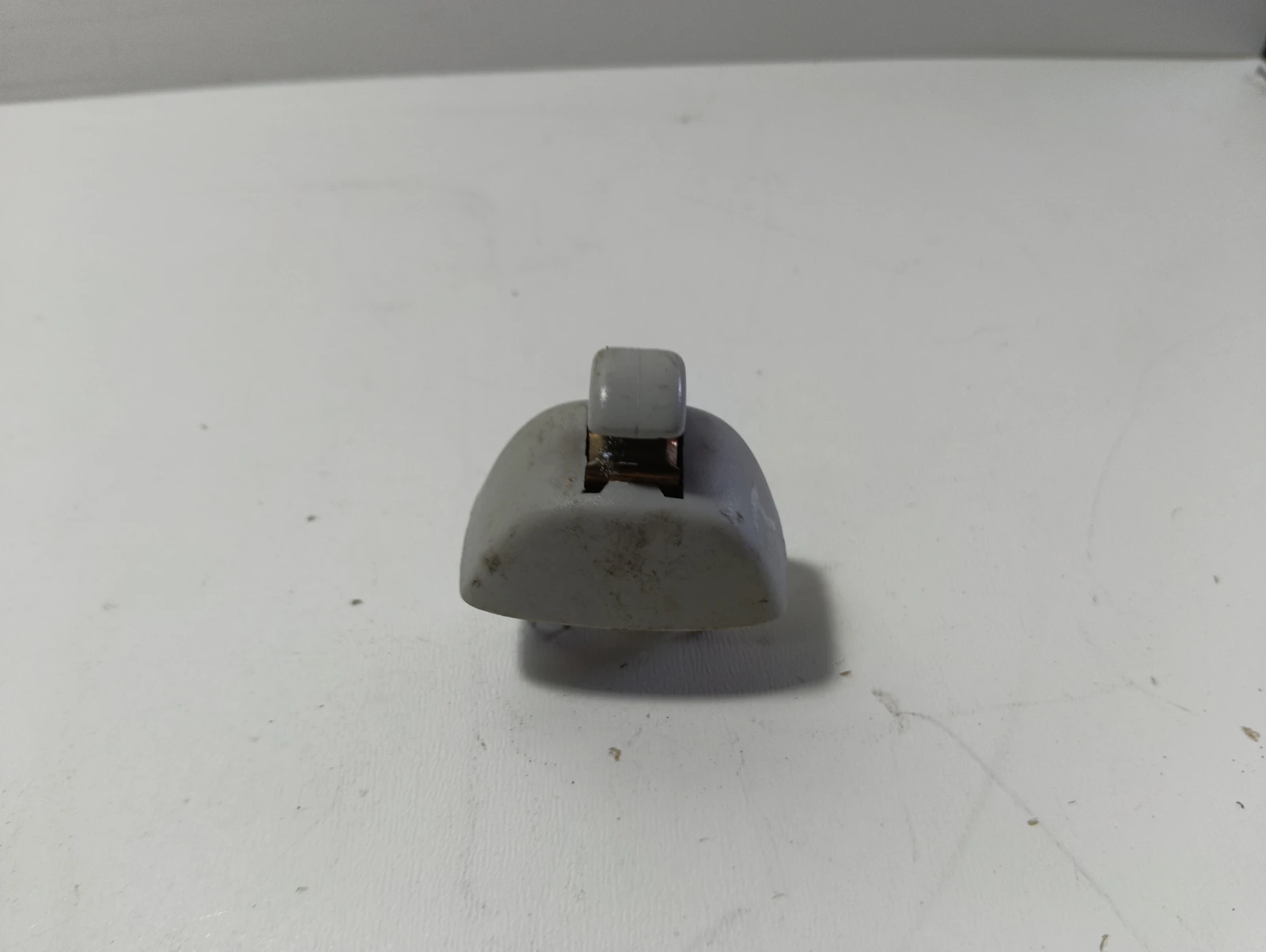 щипка сенник 4G0857563 4G0857562 Skoda Rapid
