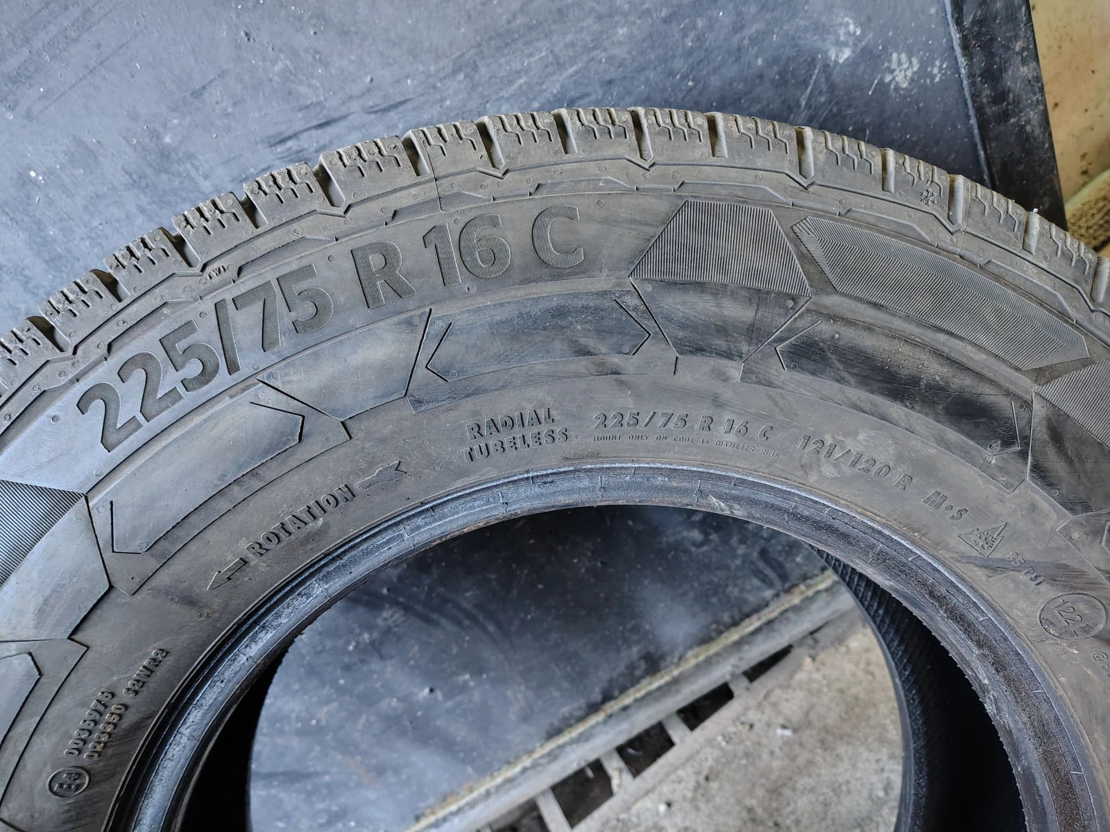 Гуми Зимни 225/75R16, снимка 7 - Гуми и джанти - 55837482