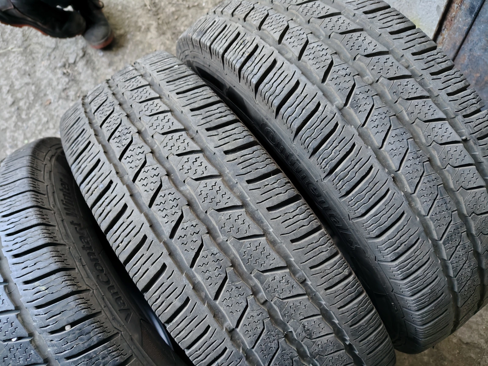 Гуми Зимни 225/75R16, снимка 3 - Гуми и джанти - 55837482