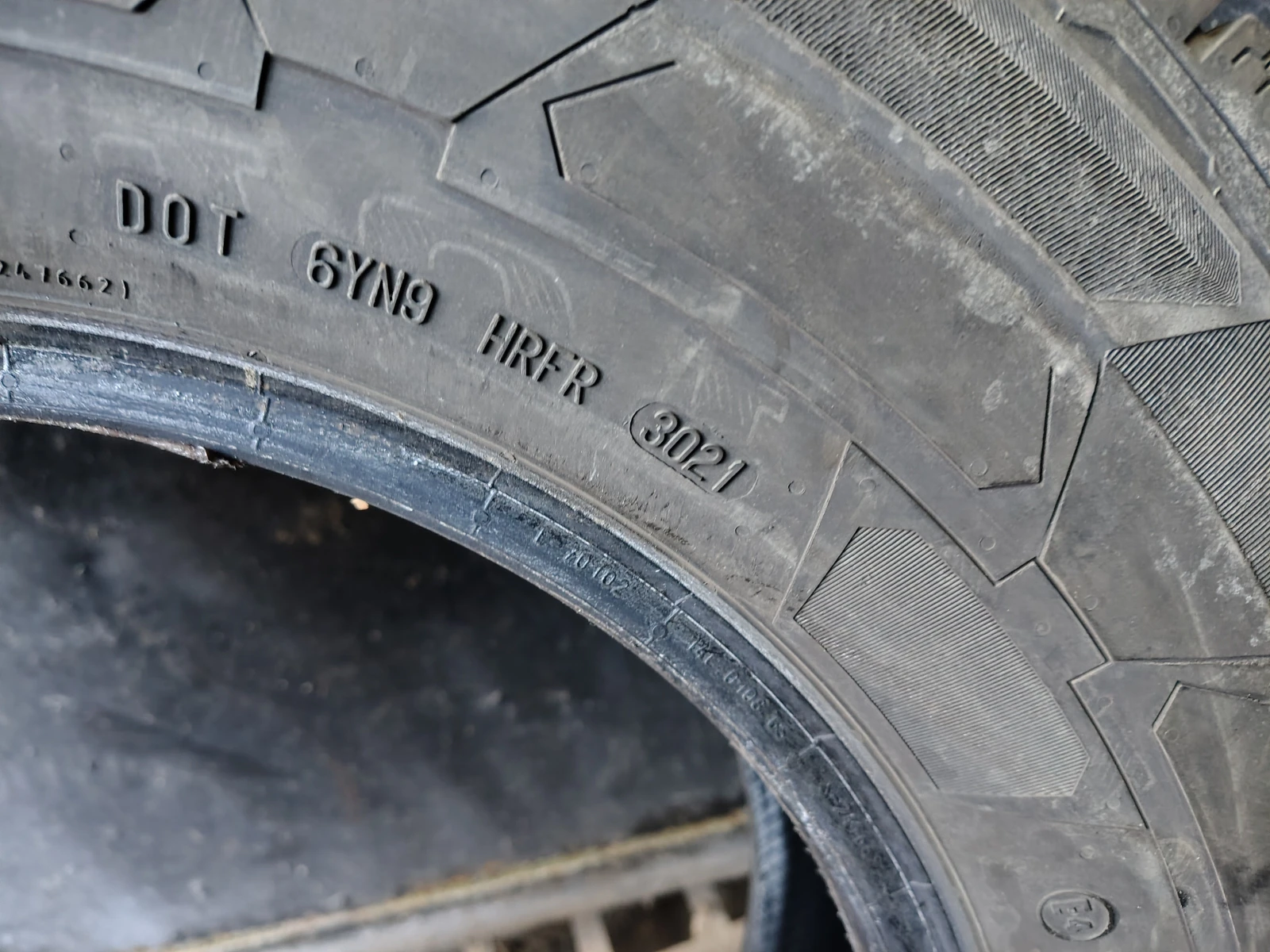 Гуми Зимни 225/75R16, снимка 8 - Гуми и джанти - 55837482